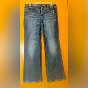 Mossimo Supply Co. Bootcut jeans - Size 7S